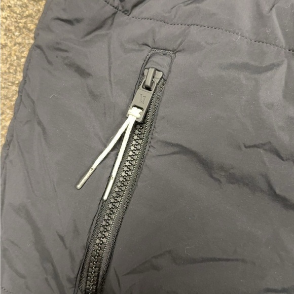 Vuori Canyon Insulated Vest in Black - Picture 6 of 7